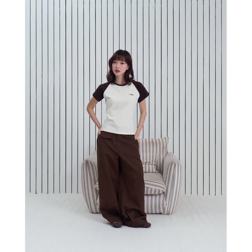 Calm cut T-shirt two tone เสื้อยืดแต่งแขนทูโทน แต่งป้ายโลโก้ รูปที่ 3