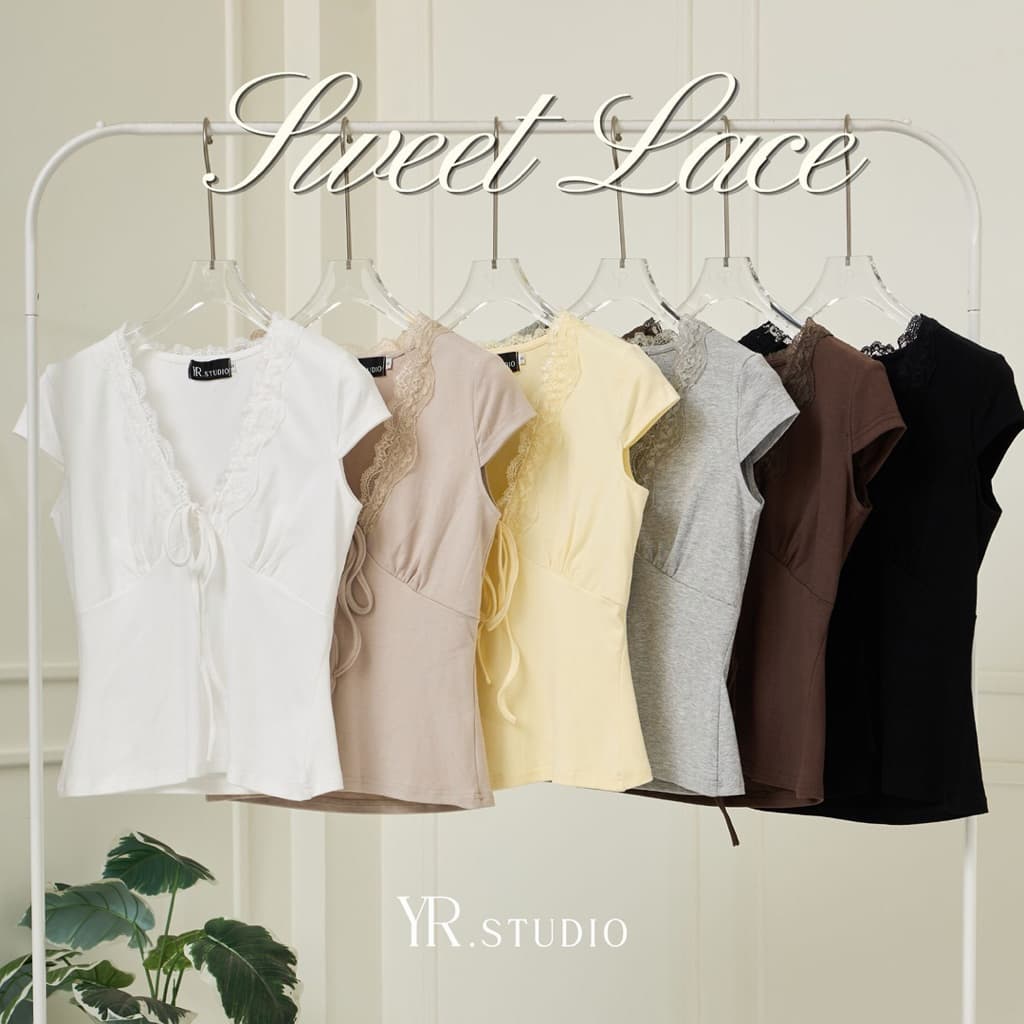 SWEET LACE TOP เสื้อยือคอวีแต่งดีไซน์ลูกไม้คอวี ดีไซน์เรียบง่าย ผ้าคอตตอลสเปนเดกซ์ ยืดนิ่ม ใส่สบาย รูปที่ 1