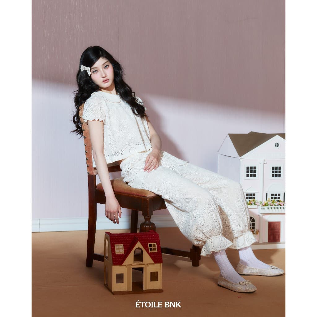 ÉTOILE BNK MIKI TOP เสื้อครอปแขนตุ๊กกา คอปกบัว รูปที่ 1