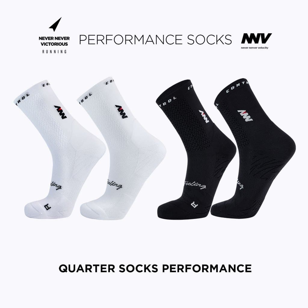 NNV Running Socks / ถุงเท้าไร้ตะเข็บสำหรับวิ่งระยะมาราธอน ข้อกลาง รูปที่ 1