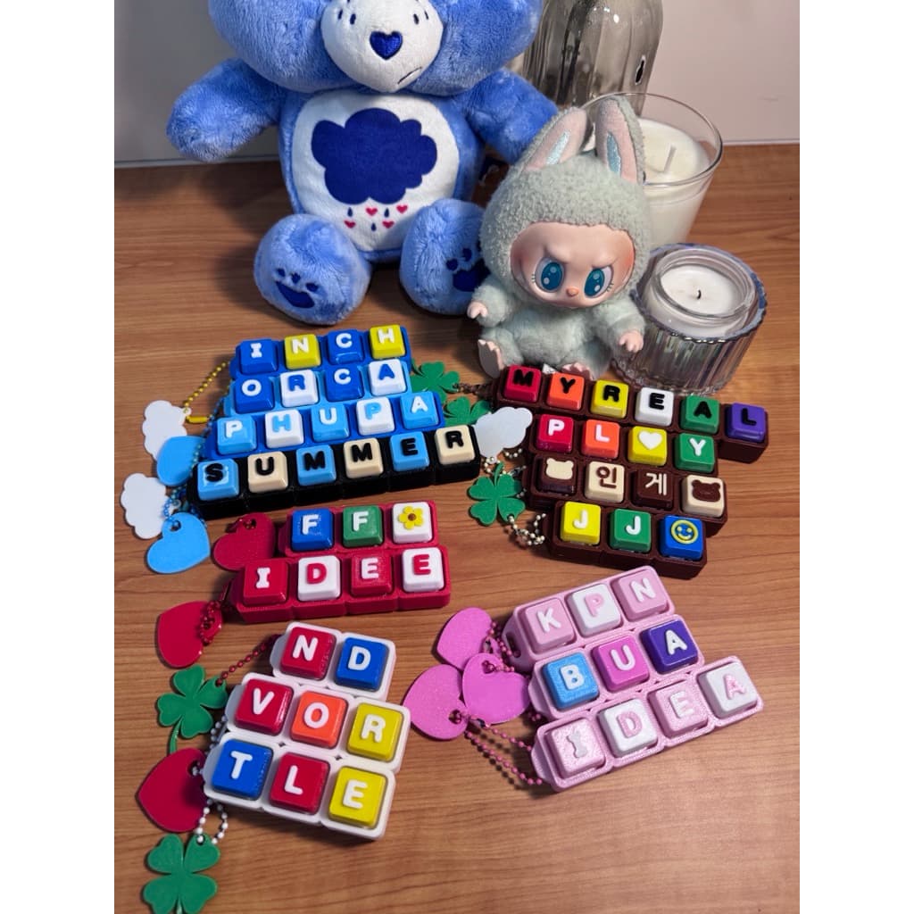 พวงกุญแจ Keycap customs Diy ใส่ชื่อได้ เลือกสีปุ่ม + สีตัวอักษรได้เอง มีสีมากกว่า 10 สี รูปที่ 3