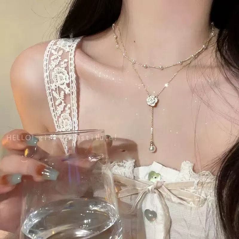 พร้อ​มส่งสร้อยคอไข่มุกคามิลเลียสองชั้น 1 ชิ้น สร้อยคอผู้หญิงแบบเข้าชุดกันทันสมัย รูปที่ 2