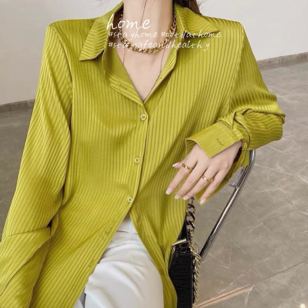 เสื้อเชิ้ตสีพื้นผ้าซาติน แขนยาวลายทาง แฟชั่น ทรงสวยทรงหลวมๆ แนวสาวออฟฟิศวันสบายๆชิคๆ #MO8018 รูปที่ 3