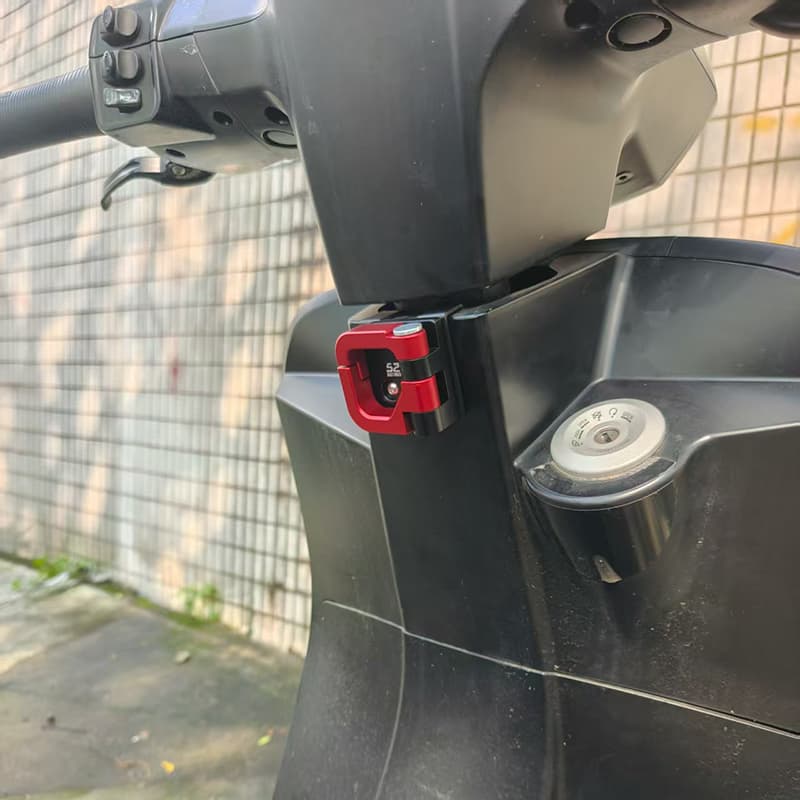 ตะขอเกี่ยว สำหรับ Lambretta V200 V125 V 200 ตะขอหมวกกันน็อค เชื่อมต่อกระเป๋าเดินทาง รูปที่ 6
