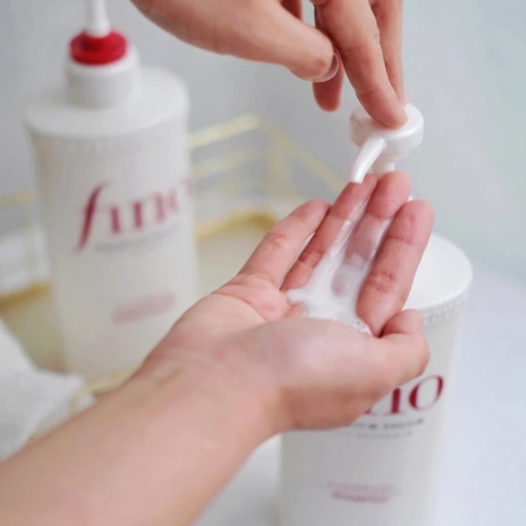แชมพู / ครีมนวด Fino Premium Touch Hair Shampoo / Conditioner 550ml ช่วยฟื้นฟูผมเสีย เส้นผมแข็งแรง รูปที่ 4