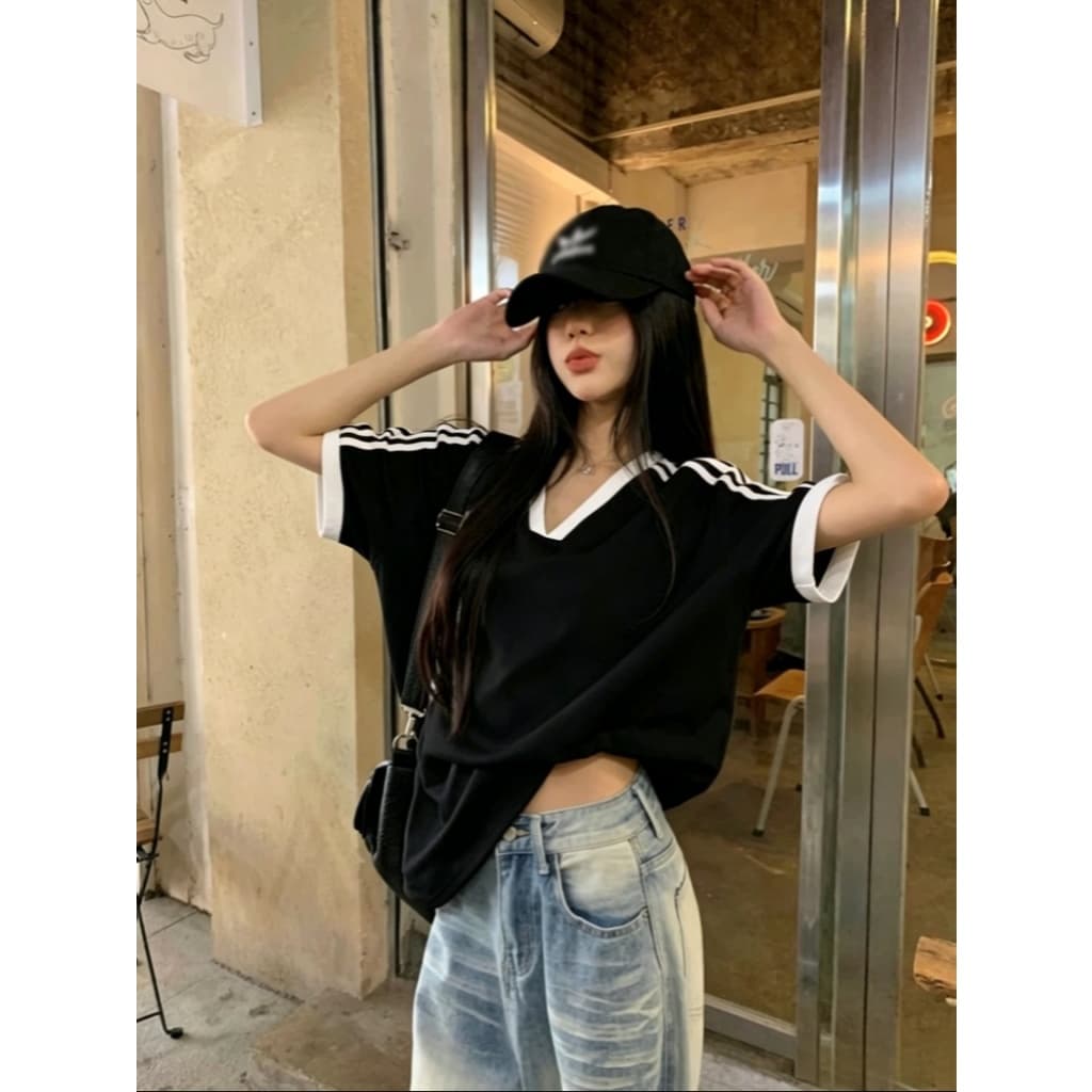 Beryl เสื้อยืดคอวีแขนสั้นสีขาวใหม่สำหรับผู้หญิง สไตล์เกาหลี เสื้อตัวหลวมและใส่ได้หลายโอกาส รูปที่ 6