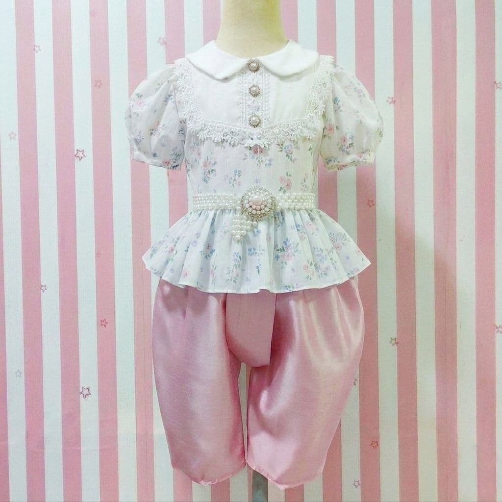 ชุดไทยเด็ก รุ่นโจงกระเบน+เสื้อแขนตุ๊กตาลายดอกไม้+สไบ รวม 3 ชิ้น ***ไม่รวมเครื่องประดับ*** รูปที่ 8