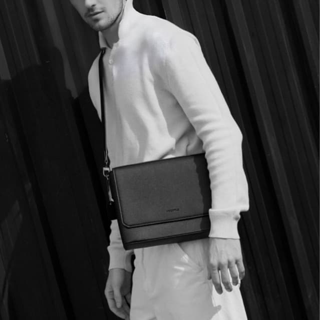 AGENTLE - BOXCASE CITY | กระเป๋าแมสเซนเจอร์ทรงกล่องสี่เหลี่ยมผู้ชาย รูปที่ 9