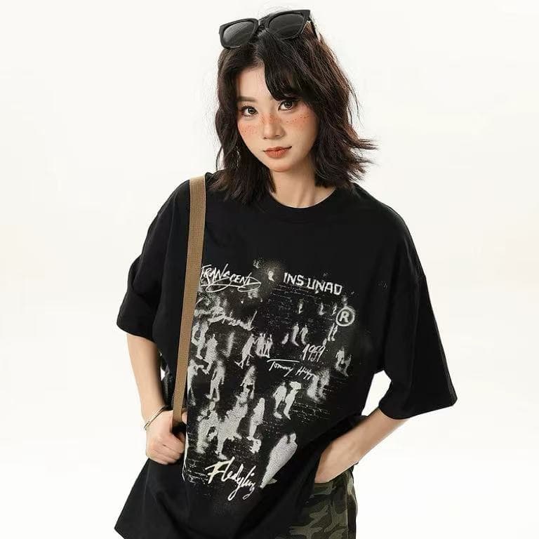 เสื้อยืดคอกลมลายพิมพ์แบรนด์ฮิต สไตล์อเมริกันไฮสตรีท ฤดูร้อน ใส่ได้ทั้งคู่รัก ทรงหลวมแขนสั้นผู้หญิง แต่งตัวแมตช์ง่าย รูปที่ 3