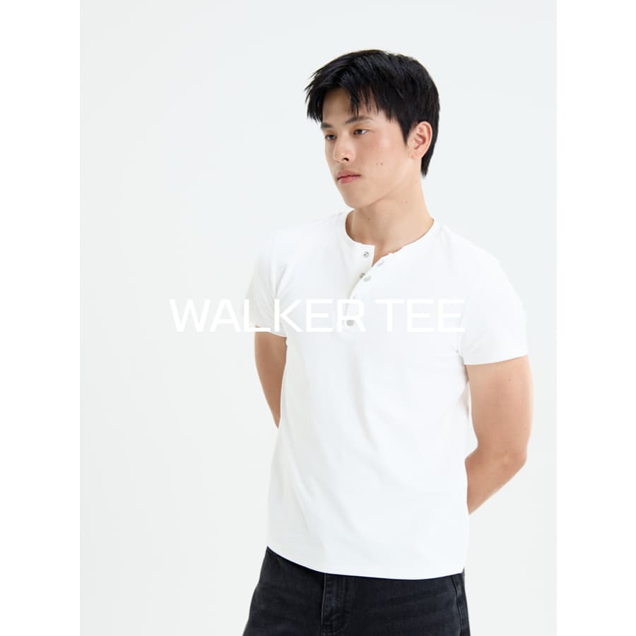 REEVE WALKER TEE - เสื้อยืดครอป ทรง Henley แขนสั้น