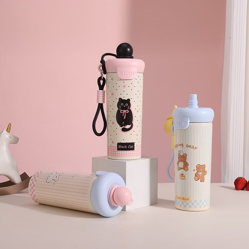 แก้วน้ำเก็บความเย็น ฟางถ้วยเก็บความร้อน 316 สแตนเลส 600ml/20oz แก้วมีฝาปิด พกพาสะดวก ลายน่ารัก ขวดน้ํา รูปที่ 2