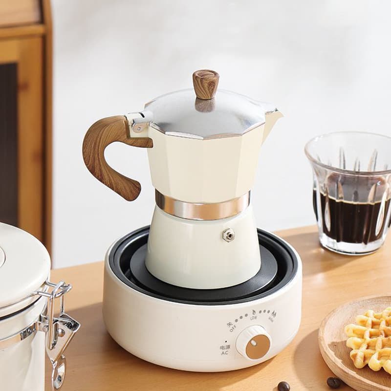 Moka Pot Set 4 ชิ้น เป็นชุดหม้อต้มกาแฟ เตา และกาต้มน้ำที่คุ้มค่า ประกอบด้วย 6 ถ้วย ใช้งานด้วยตนเอง เหมาะสําหรับห้องครัวท รูปที่ 1