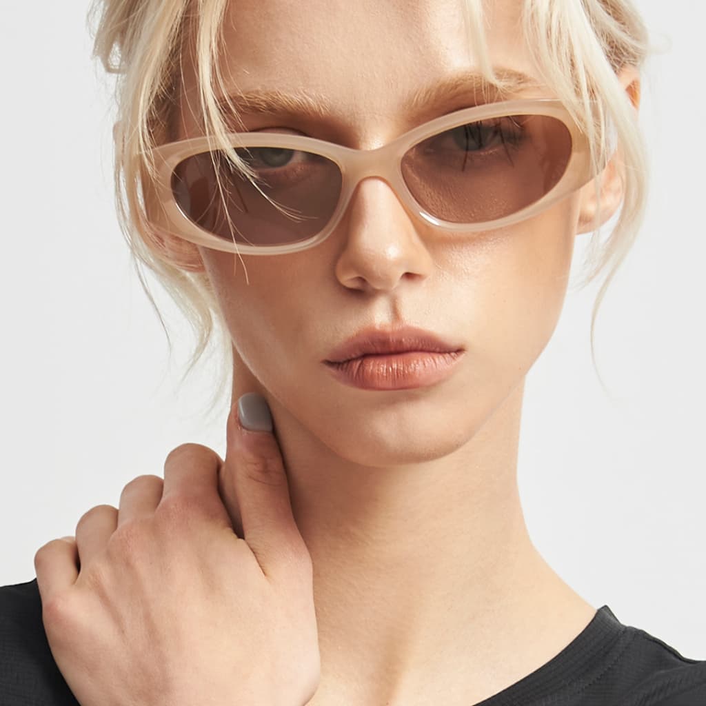 URBAN HIKER SUNGLASSES: SUMMIT SHADE แว่นกันแดดที่ทรงเป็นสไตล์ Gorpcore ใส่ได้ทั้งเดินป่าและในเมือง รูปที่ 3