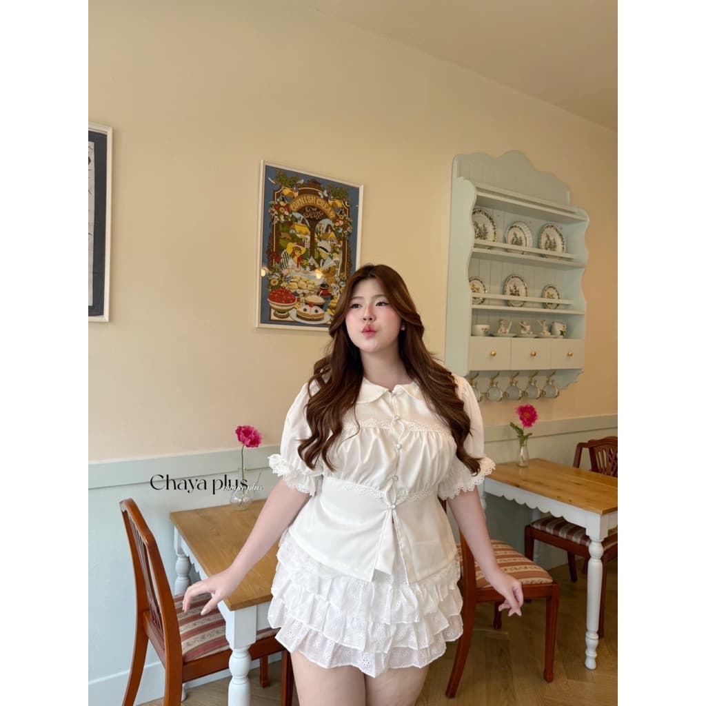 LindaaPlus-- เสื้อคอบัวลูกไม้สาวอวบ ˖ แต่งจีบอก แต่งลูกไม้รอบตัว พร้อมเชือกหลังมัดเข้ารูป รูปที่ 7