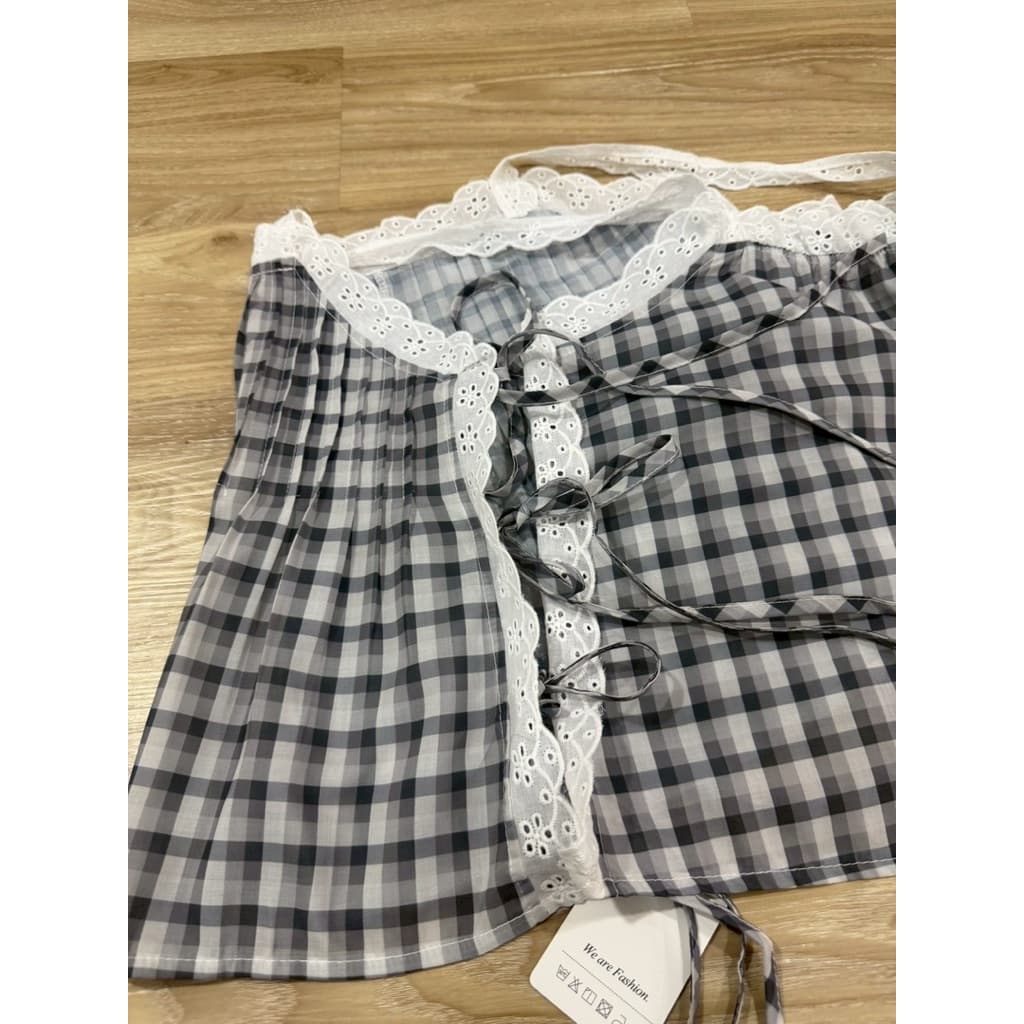 BY IRA Carly Topเสื้อแต่งเอี่ยมลายริ้ว Socute สุดๆ ผูกโบว์ แต่งลูกไม้ รูปที่ 8