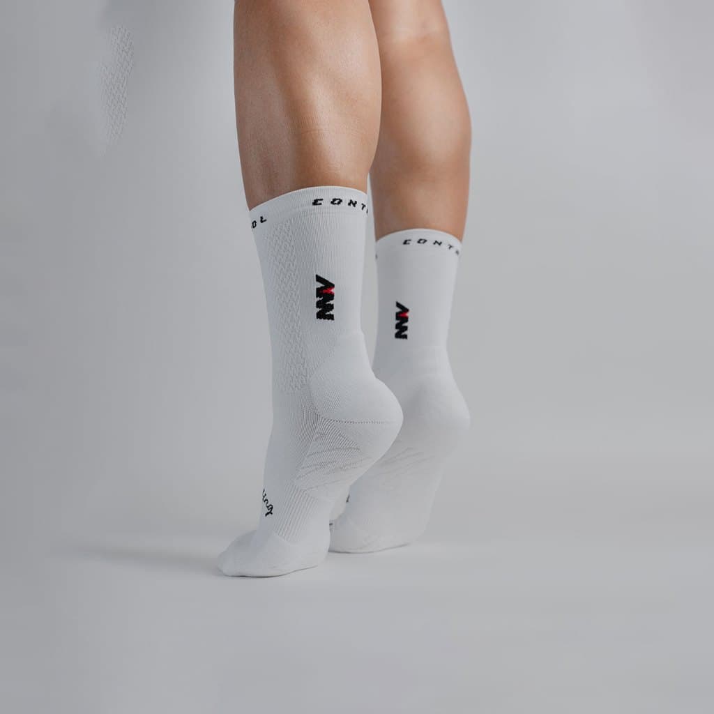 NNV Running Socks / ถุงเท้าไร้ตะเข็บสำหรับวิ่งระยะมาราธอน ข้อกลาง รูปที่ 5