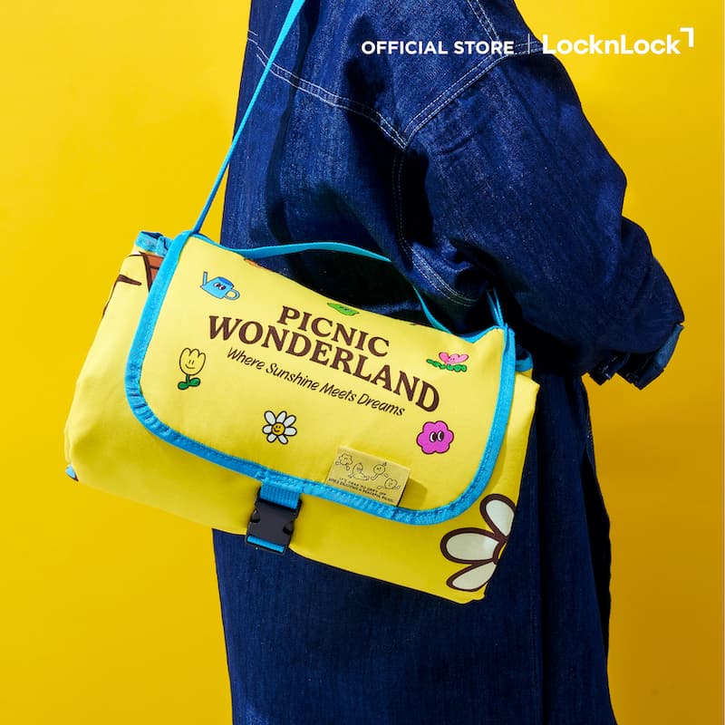 LocknLock เสื่อปิกนิก Balloon Friends Picnic Mate รุ่น ETM110YEL_BF รูปที่ 1
