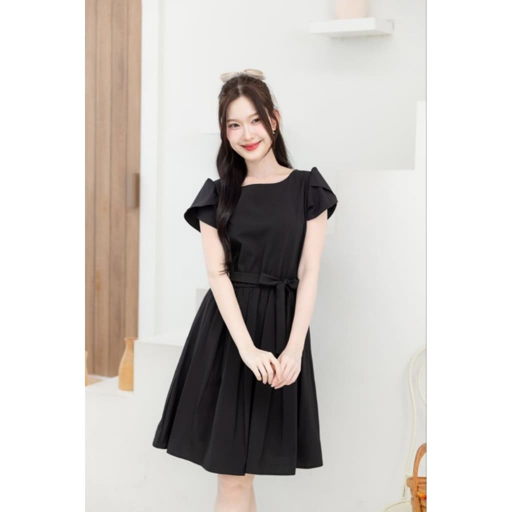 รวมเดรสทำงานสีดำล้วน Nani Closet ใส่ออกงาน สวย Forever รูปที่ 6
