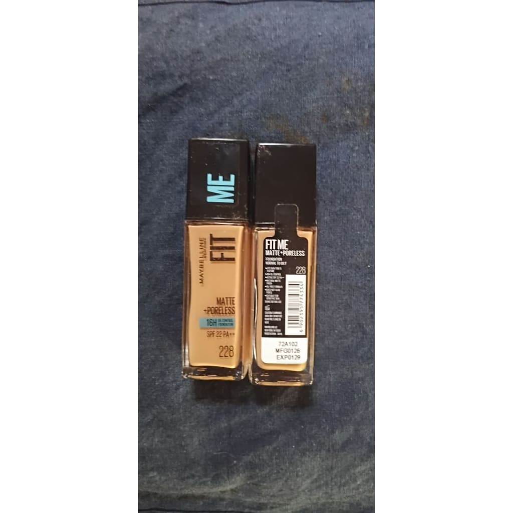 รองพื้น Fit me เนื้อแมทบางเบา คุมมันนาน ปกปิดรูขุมขน เกลี่ยง่ายเรีบเนียน SPF22 รูปที่ 3