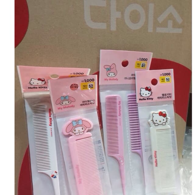 Daiso Korea Hello Kitty & My Melody หวี สุดน่ารัก พับ พร้อมกระจก 2in1 สุดคิ้วท์! รูปที่ 3
