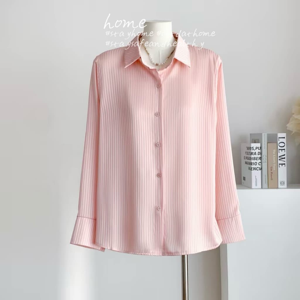 เสื้อเชิ้ตสีพื้นผ้าซาติน แขนยาวลายทาง แฟชั่น ทรงสวยทรงหลวมๆ แนวสาวออฟฟิศวันสบายๆชิคๆ #MO8018 รูปที่ 5