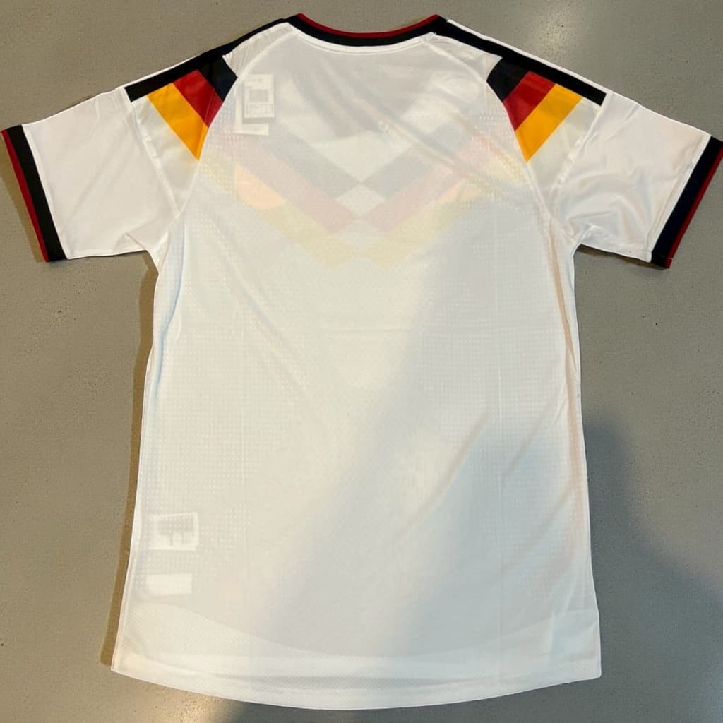 P|@YER v. รุ่นใหม่ เสิ้อทีมชาติ ฟุตบoลโลก lยosมัu สีขาว 2025-26 จัด มั่นใจคุณภาพ รูปที่ 4