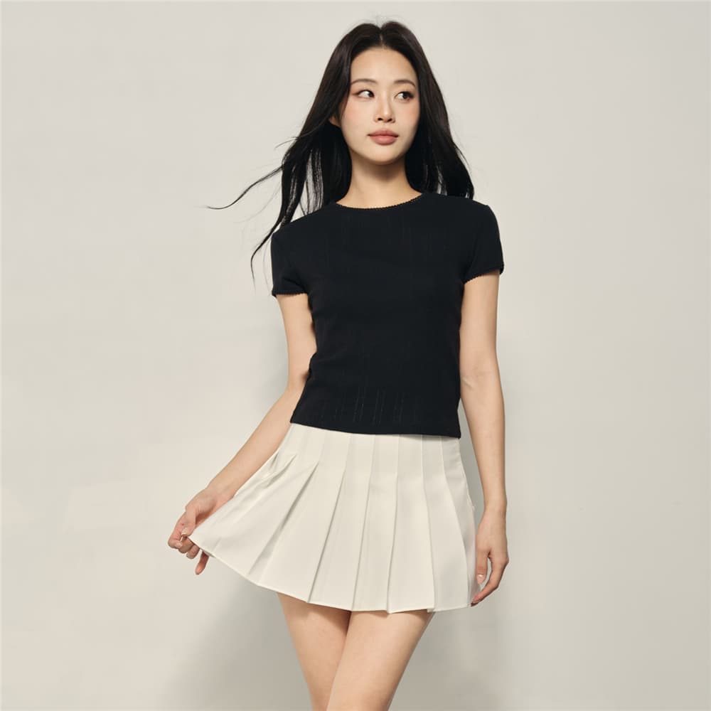 GIORDANO เสื้อยืดผู้หญิง Women's Cotton Regular Tee 05326559 รูปที่ 1