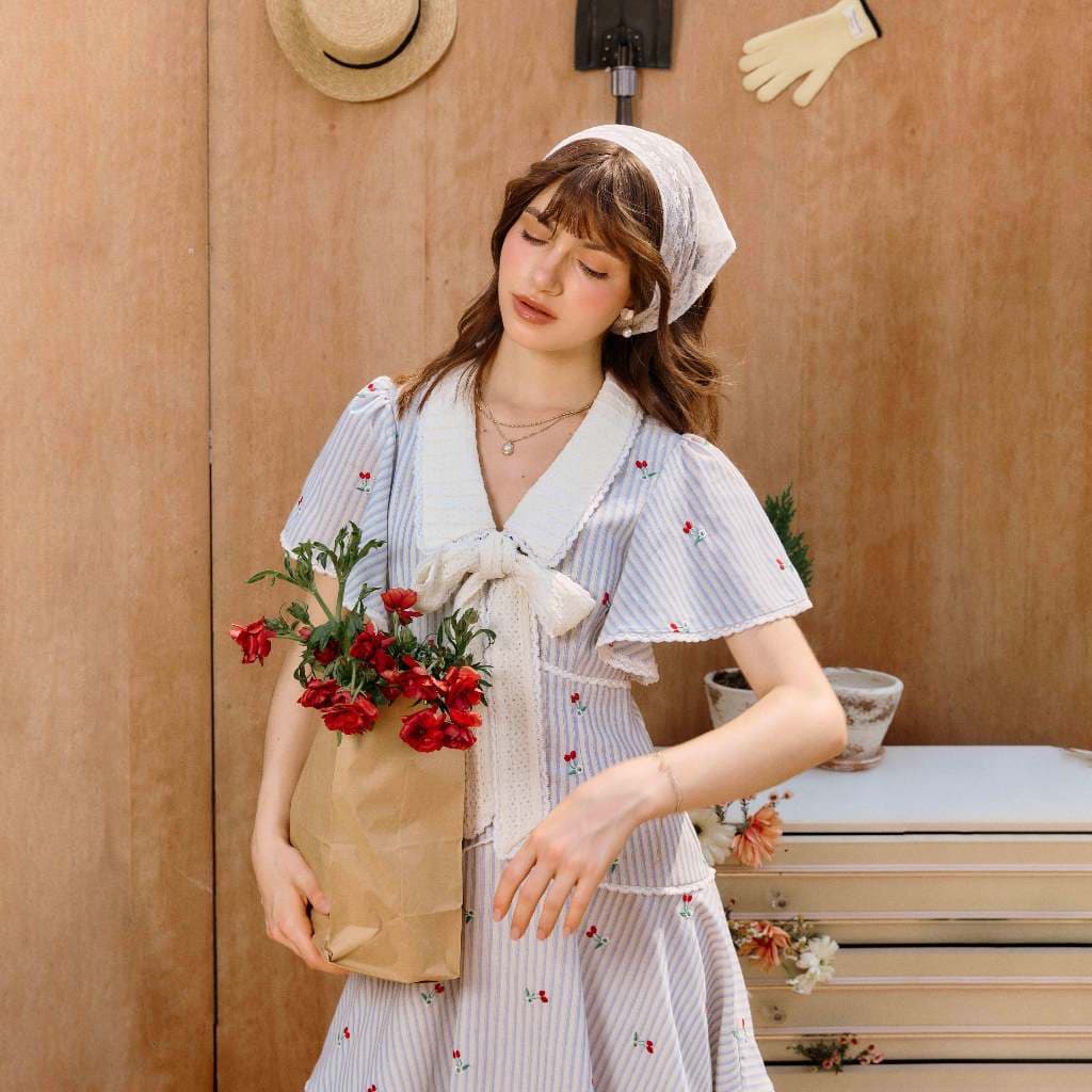 La Mignonne Bristely Westties Dress เดรสใส่ทำงาน ใส่เที่ยวหรือออกงานก็ได้ งานเนื้อผ้าใส่สบายมากแขนกระดิ่งน่ารัก รูปที่ 1