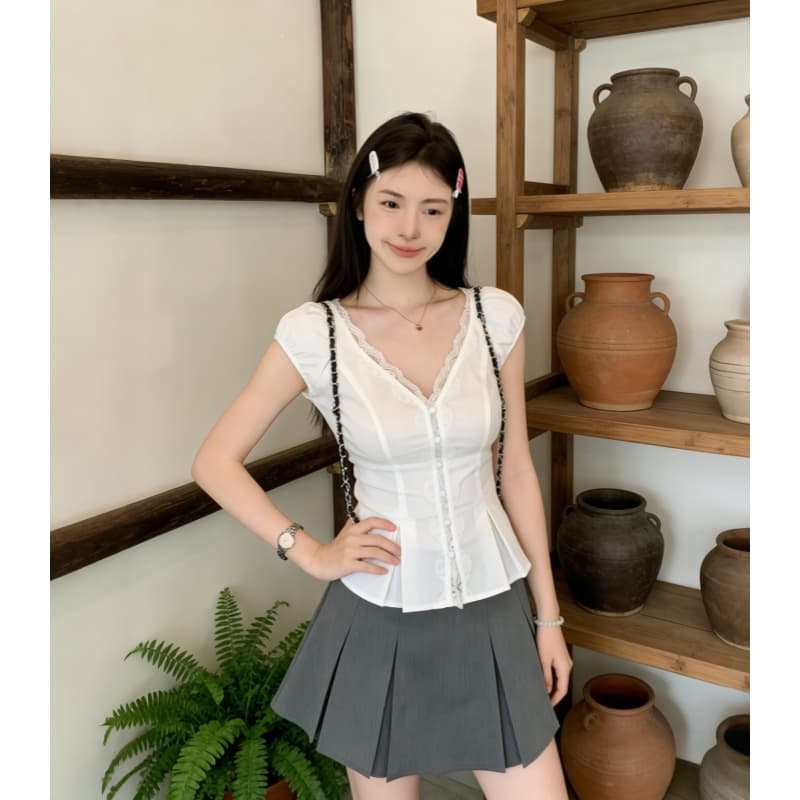 Chunn เสื้อเชิ้ตแขนสั้นลูกไม้ คอวี สไตล์ฝรั่งเศส ทรงกระชับ ดูผอม ทันสมัย แฟชั่นสวยหรู รูปที่ 6