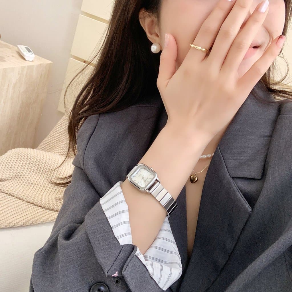 นาฬิกาแฟชั่นสไตล์เรียบง่าย ทรงฮิต นาฬิกาผู้หญิงสายโลหะ หรูหราระดับไฮเอนด์และเบา มีหลายสีให้เลือก รูปที่ 3