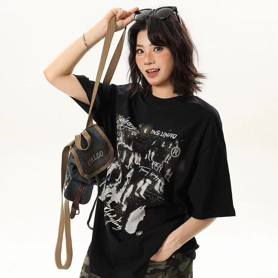 เสื้อยืดคอกลมลายพิมพ์แบรนด์ฮิต สไตล์อเมริกันไฮสตรีท ฤดูร้อน ใส่ได้ทั้งคู่รัก ทรงหลวมแขนสั้นผู้หญิง แต่งตัวแมตช์ง่าย รูปที่ 5