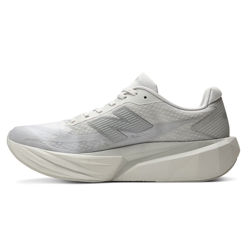 New Balance FuelCell Rebel v5 รองเท้าวิ่ง น้ำหนักเบา ใส่ซ้อม ใส่แข่งได้ทุกระยะ รูปที่ 8