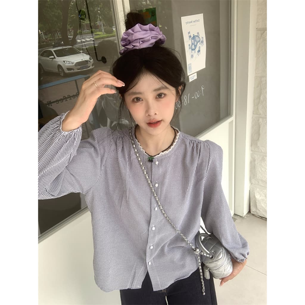 cherryshop เสื้อแฟชั่นเชิ้ตผู้หญิงเกาหลีสีน้ำเงิน กระดุมมุกคอกลม เสื้อน่ารักๆแขนยาวลายทาง หลวมและบาง สไตล์หวานๆ รูปที่ 3