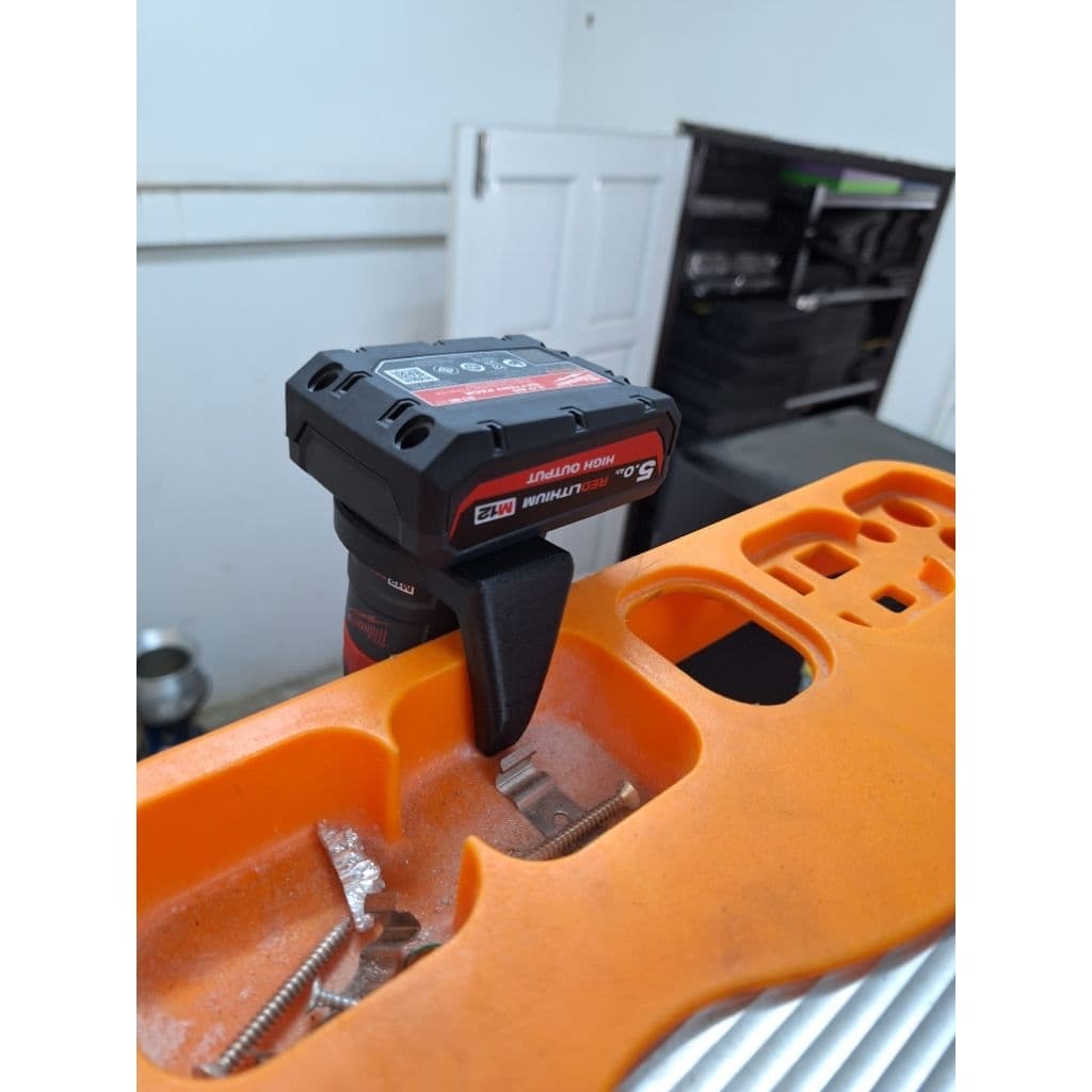 ตะขอแขวนสำหรับMilwaukee M12 รูปที่ 2