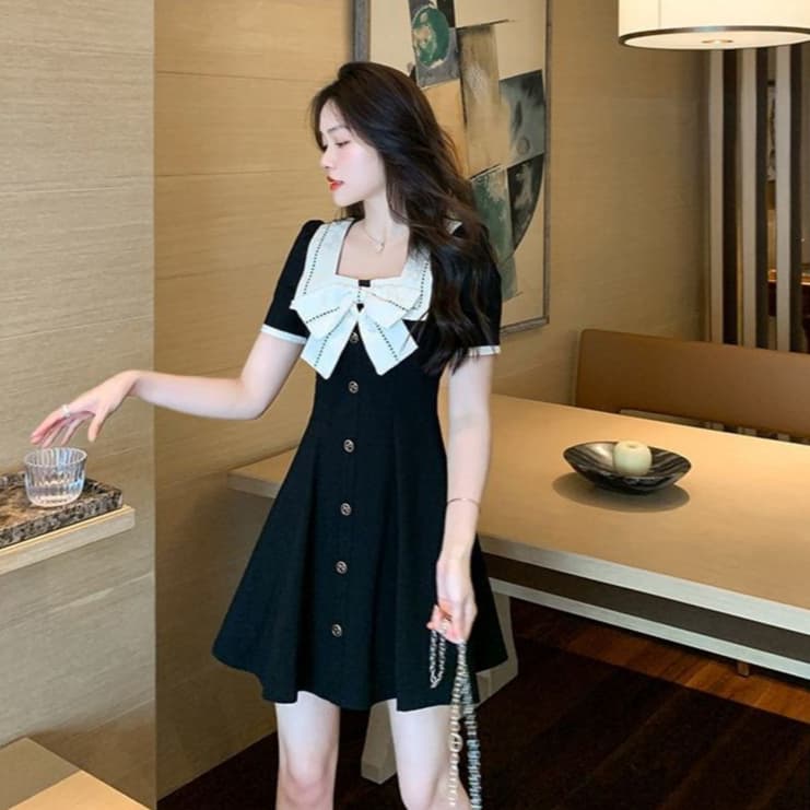 Hotgirl ชุดเดรสผู้หญิง มินิเดรสน่ารัก ชุดผู้หญิงสีดํา แต่งโบว์แขนสั้น คอเหลี่ยม สไตล์เฮปเบิร์น รูปที่ 6