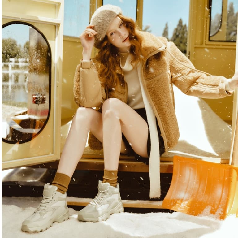 Skechers สเก็ตเชอร์ส รองเท้าผู้หญิง Women Online Exclusive Modern Comfort Winte Big Lug Shoes - 167844-NAT รูปที่ 4