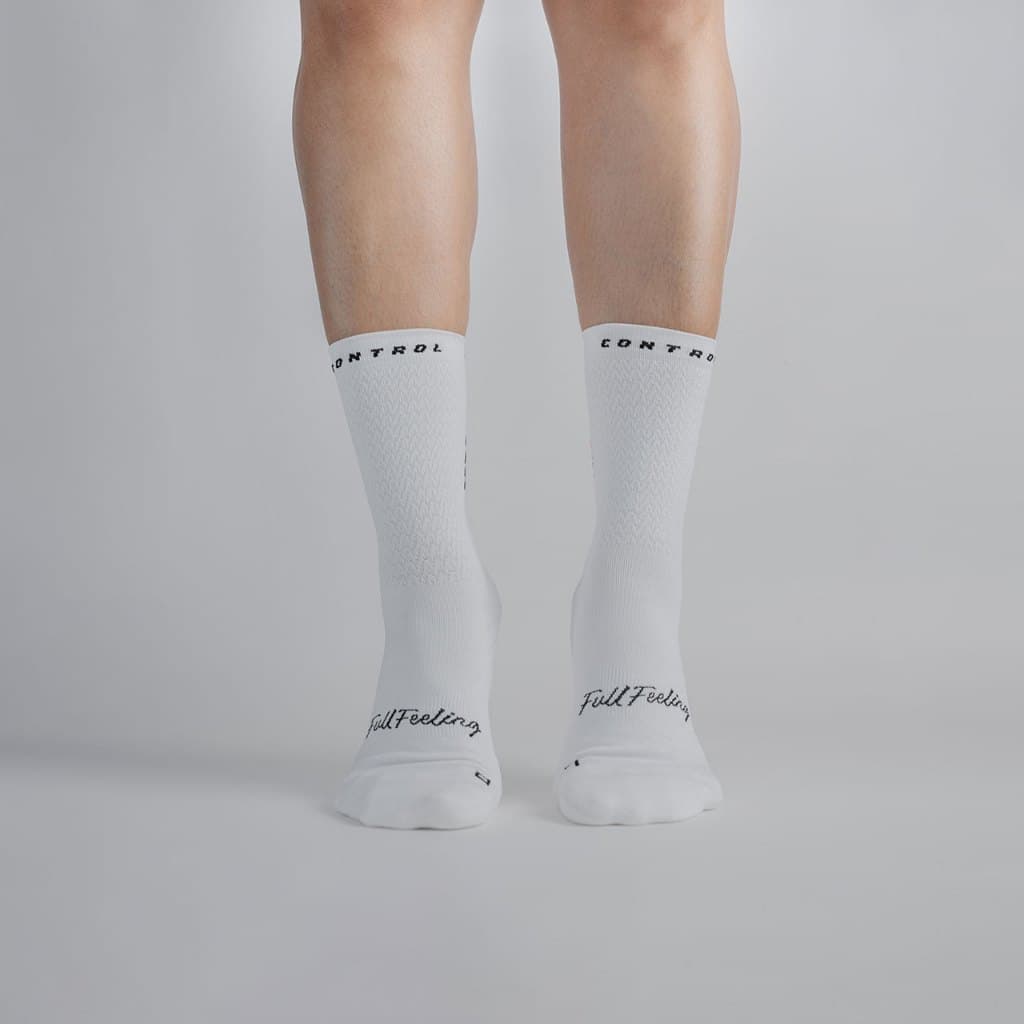 NNV Running Socks / ถุงเท้าไร้ตะเข็บสำหรับวิ่งระยะมาราธอน ข้อกลาง รูปที่ 4