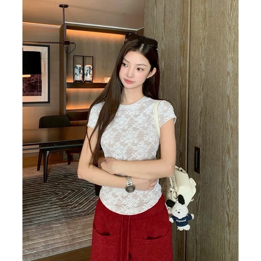 9273 เสื้อลูกไม้ซีทรูทอฉลุลาย 3D สวยปราณีต ทรงเข้ารูปสลิมฟิตเป๊ะ ดีเทลคอกลมกุ๊นขอบหยักสุดคิ้วท์ เนื้อผ้านิ่ม รูปที่ 7