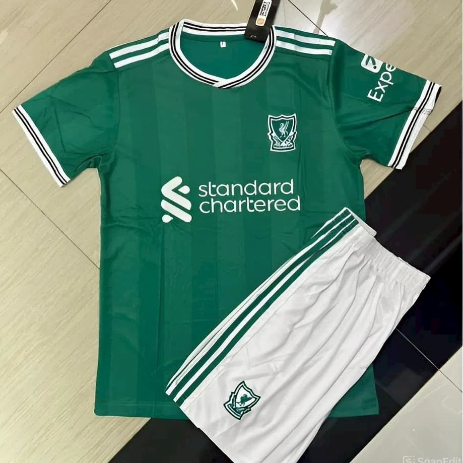เสื้อบอลหงส์แดง สีเขียว 2025/26 รุ่นแฟนบอล ชุดแข่งผู้ชาย แขนสั้น ผ้าเบา ระบายอากาศดี ใส่สบาย รูปที่ 8