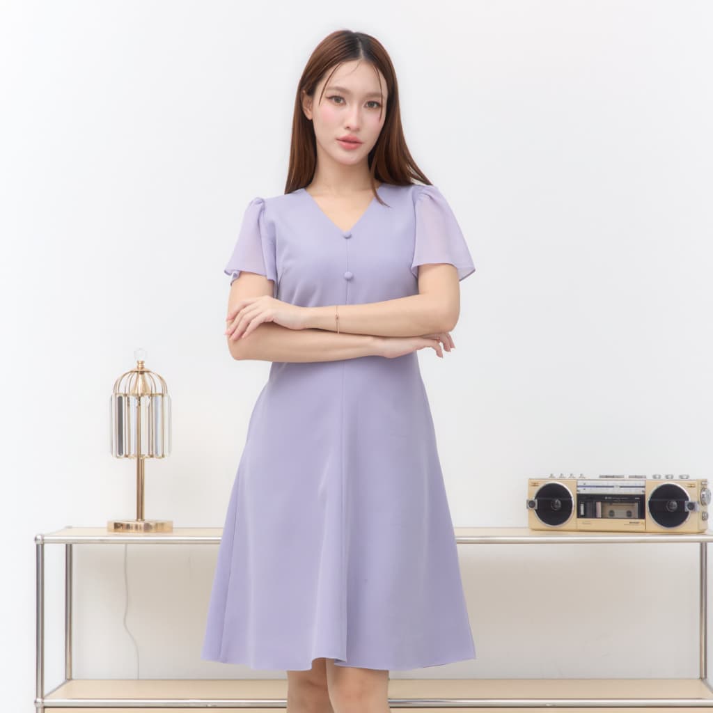 Miss Office เดรสคอวีแขนระบายแต่งกระดุมหน้า รูปที่ 4