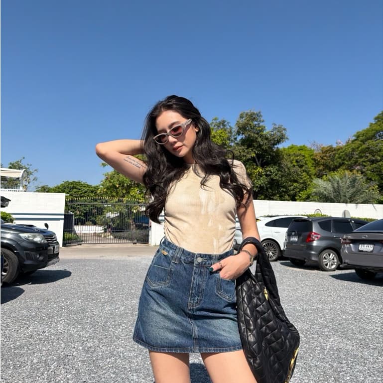 Atipashop - Silhouette Denim Skirt กระโปรงยีนส์สั้น ทรงสวย รูปที่ 1