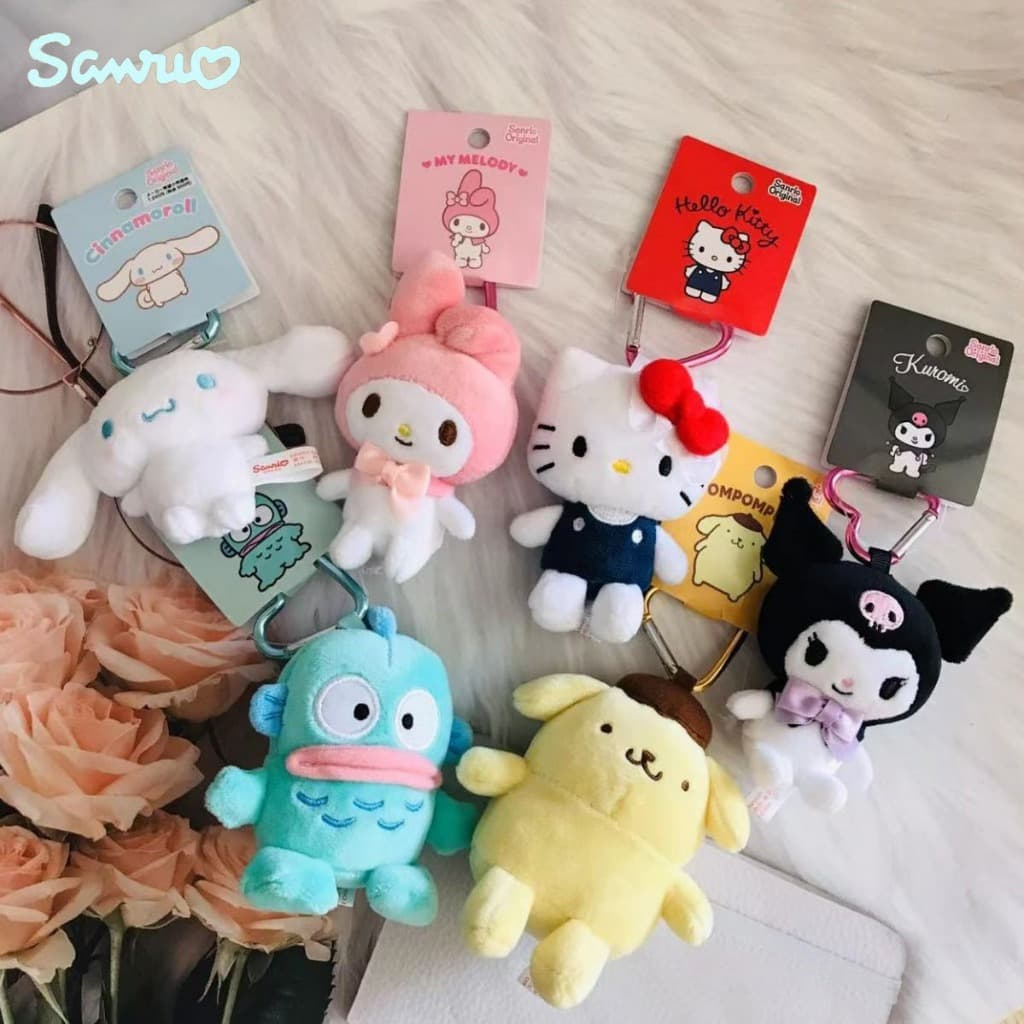 sanrio พวงกุญแจ พวงกุญแจตุ๊กดา พวงกุญแจหัวใจ พวงกุญแจห้อยกระเป๋า จี้ตุ๊กตาปุ่มรักมินิ รูปที่ 1