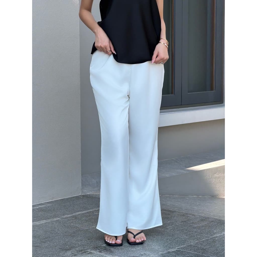 SEASON STUDIO - QUINN SATIN PANTS / กางเกงผ้าซาติน ทรงบูทคัท รูปที่ 3