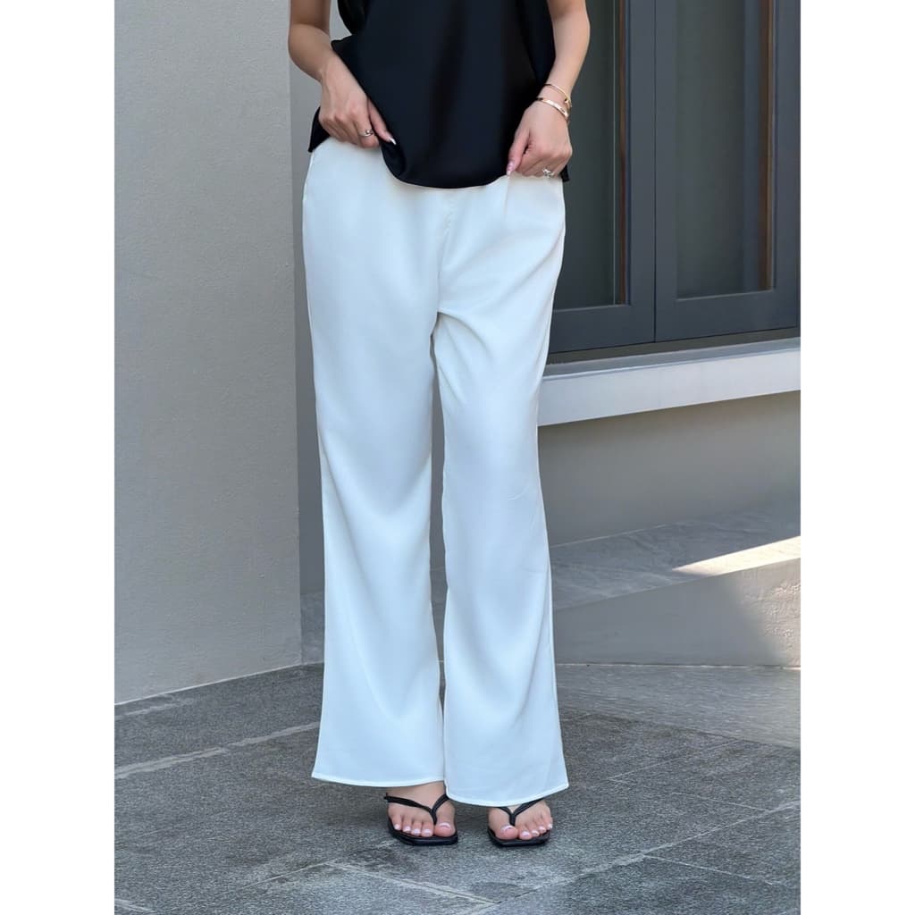 SEASON STUDIO - QUINN SATIN PANTS / กางเกงผ้าซาติน ทรงบูทคัท รูปที่ 6