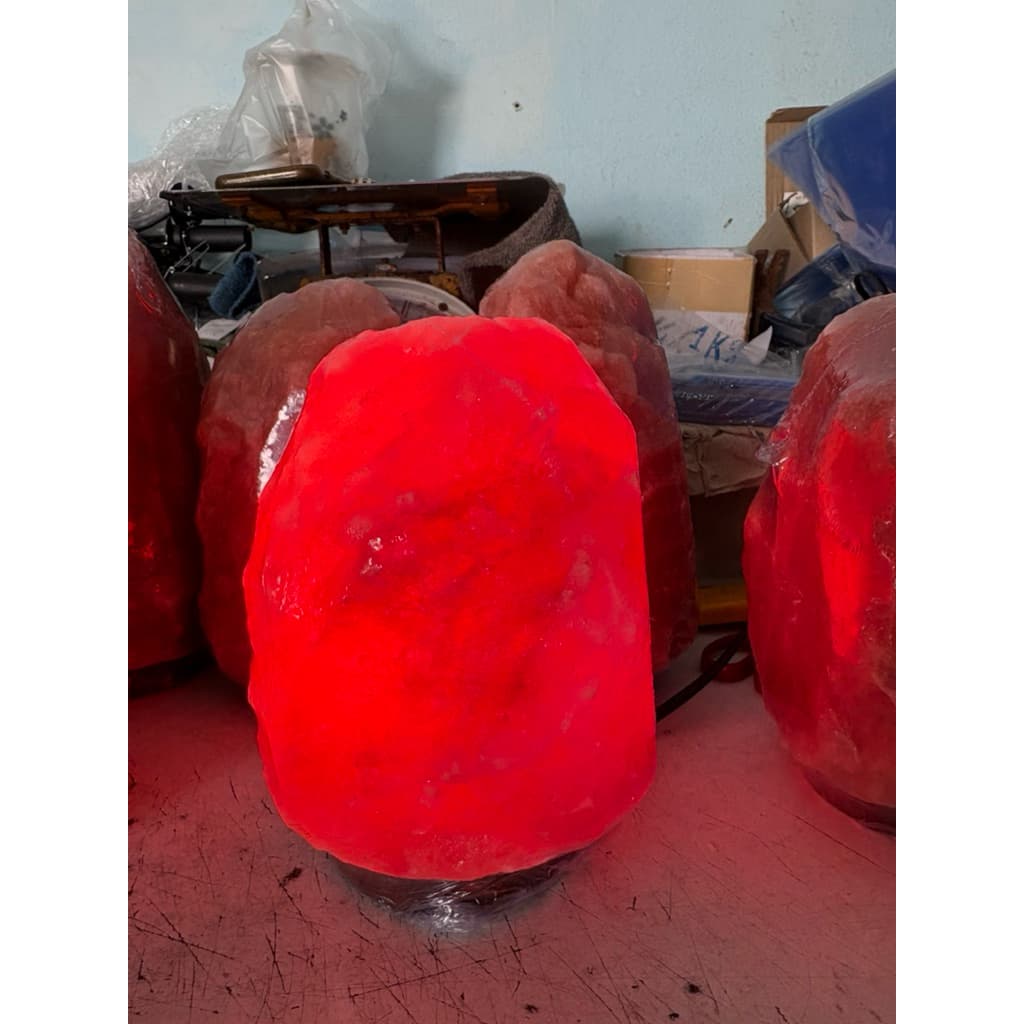 โคมไฟเกลือหิมาลัย สีแดง สีหายาก เสริมฮวงจุ๋ย ธาตุไฟ ธาตุดิน ขนาด 3-5 โล พร้อมสายไฟครบชุดของแท้จากปากีสถาน รูปที่ 1