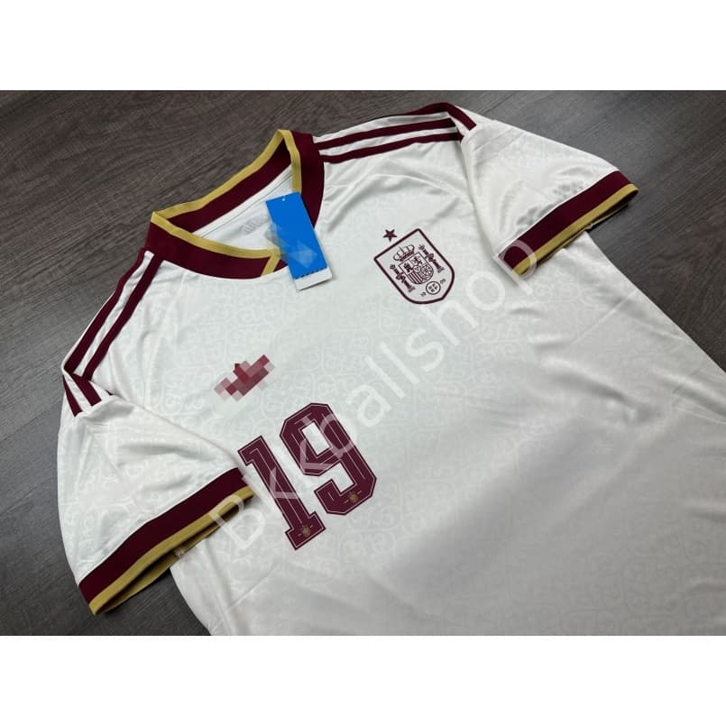 - เสื้อฟุตบอล ทีมชาติ สเปน Home Away เหย้า เยือน ฟุตบอลโลก ปี 2026 รูปที่ 4