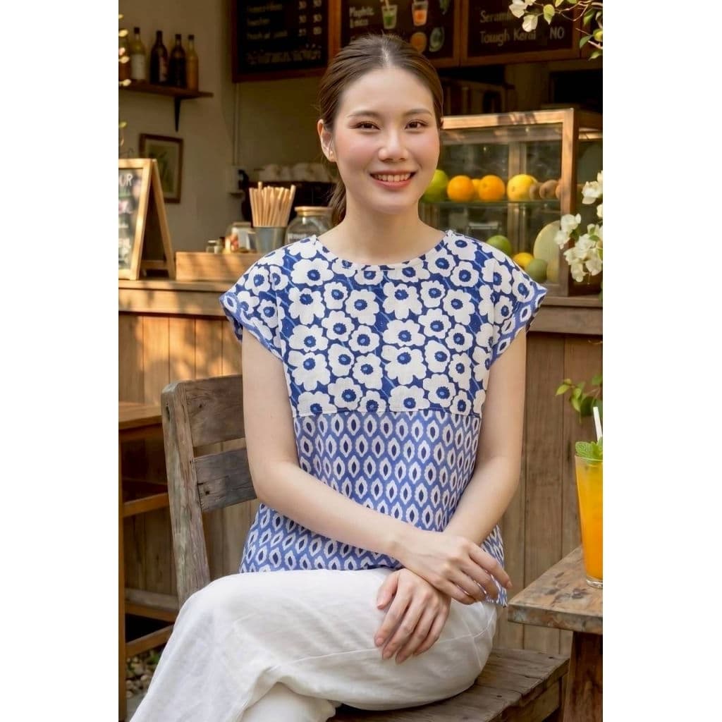 เสื้อคอปาด ทรงแขนปีกค้างคาวสั้น ไซส์40", 42" และ44" ยาว22" ผ้าตัดต่อคอตต้อนอินเดีย รูปที่ 1