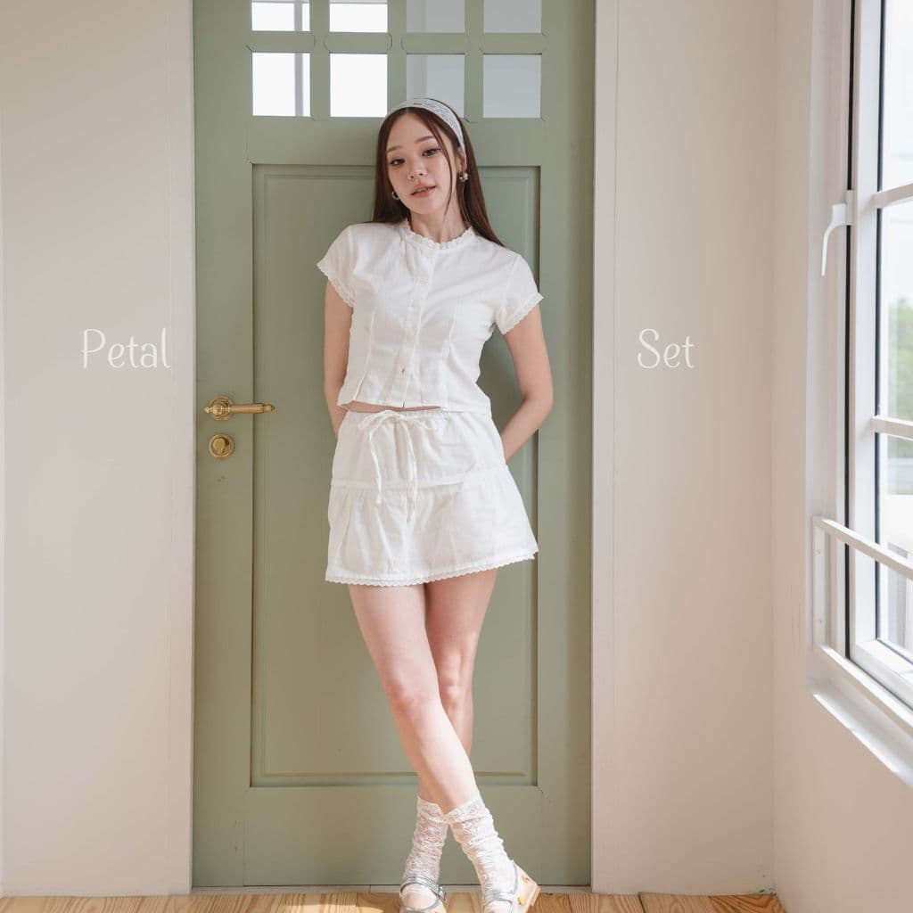 Annee ชุดเซ็ต 2 ชิ้น รุ่น Petal ( เสื้อ + กระโปรง มีซับในเป็นกางเกงอีกชั้น) รูปที่ 2
