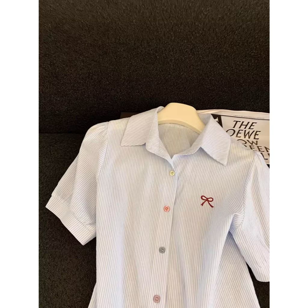 Red Berry เสื้อเชิ้ตแขนสั้นลายทางสีฟ้าสไตล์เกาหลีสำหรับผู้หญิง เสื้อฤดูร้อน เสื้อเชิ้ตลดอายุ W635 รูปที่ 6