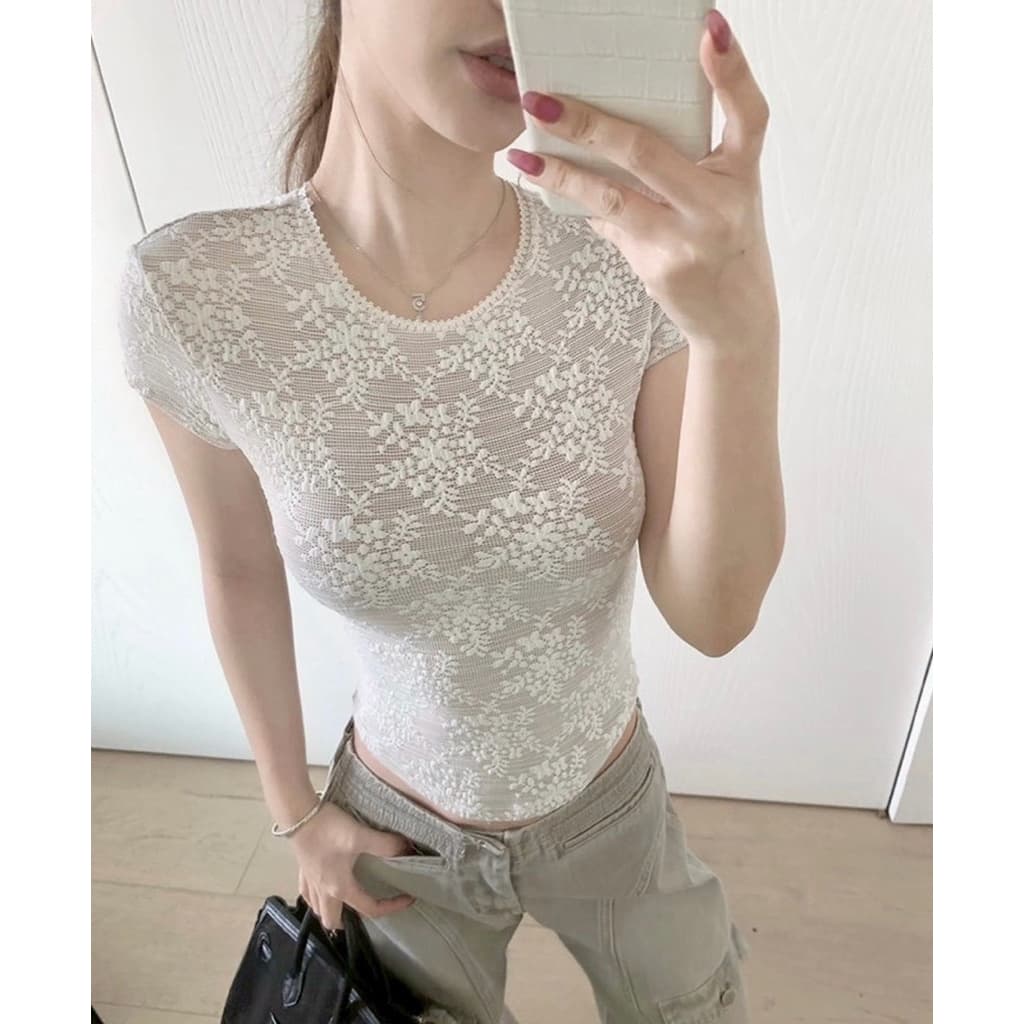 9273 เสื้อลูกไม้ซีทรูทอฉลุลาย 3D สวยปราณีต ทรงเข้ารูปสลิมฟิตเป๊ะ ดีเทลคอกลมกุ๊นขอบหยักสุดคิ้วท์ เนื้อผ้านิ่ม รูปที่ 5